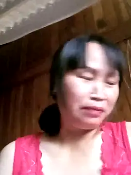 Snapshot of maple694 chatting on 10.29.25 maple694 online show from 10.29.25