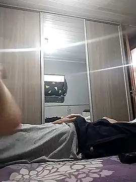 Snapshot of 12dery chatting on 10.13.25 12dery online show from 10.13.25