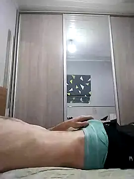 Snapshot of 12dery chatting on 10.27.25 12dery online show from 10.27.25