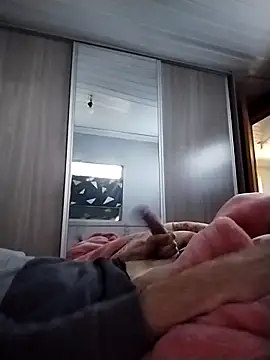 Snapshot of 12dery chatting on 11.10.25 12dery online show from 11.10.25