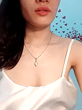 Snapshot of Hinna_x chatting on 06.22.26 Hinna x online show from 06.22.26