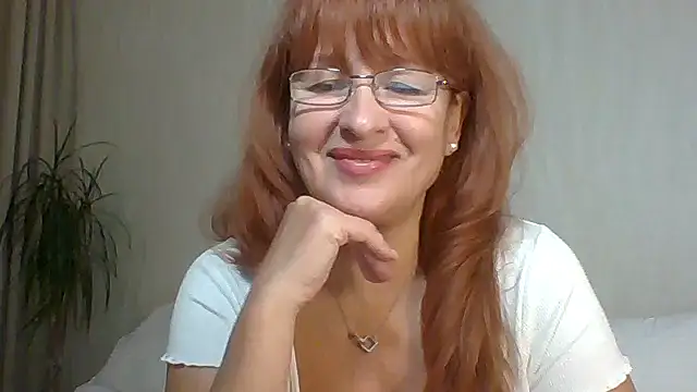 Snapshot of Marellaa chatting on 10.21.25 Marellaa online show from 10.21.25