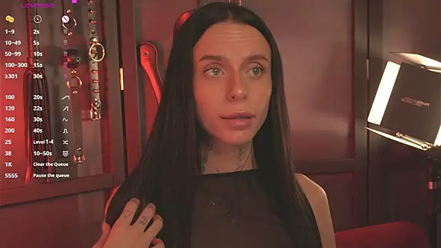 livia starwars online show from 10.07.25