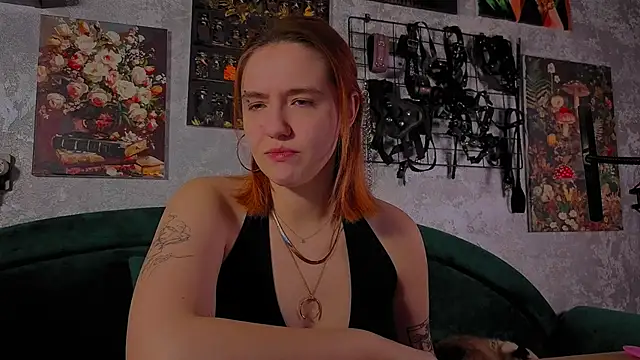 Snapshot of the_high_priestess chatting on 03.01.26 the high priestess online show from 03.01.26