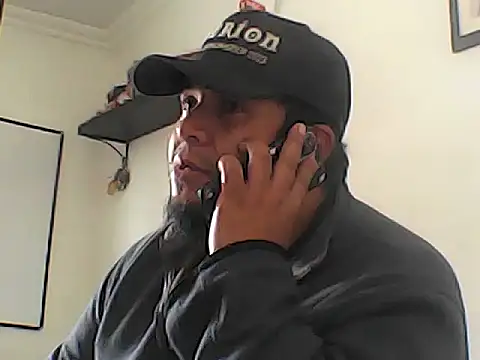 Snapshot of Rolo-Sumiso chatting on 10.21.25 Rolo-Sumiso online show from 10.21.25