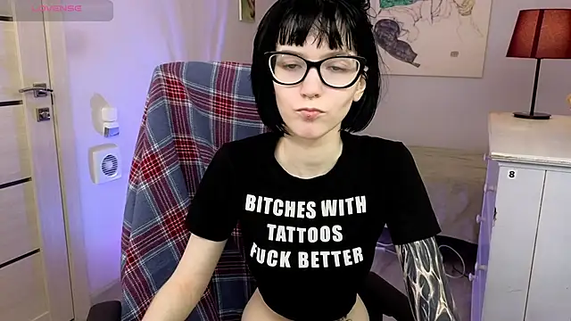 HazelTompson online show from 11.14.25