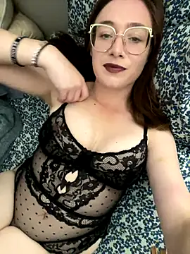 NaughtyNerdyWifey online show from 11.12.25