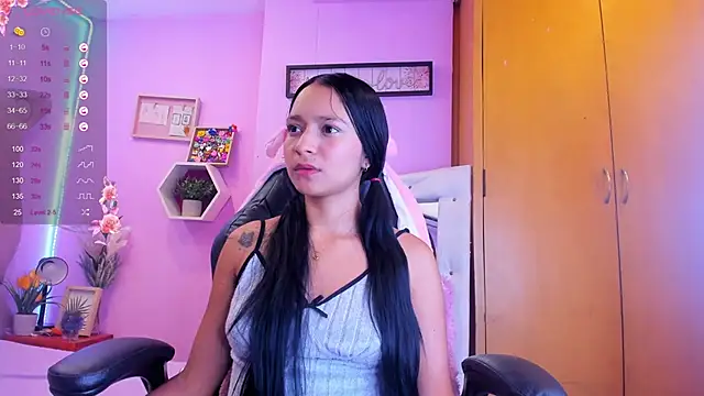 EmmaAnturin online show from 11.06.25