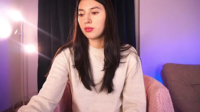 Snapshot of Auralea chatting on 09.10.25 Auralea online show from 09.10.25