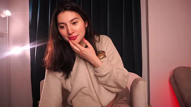 Snapshot of Auralea chatting on 10.17.25 Auralea online show from 10.17.25