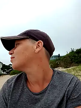 ComeAsYouAre online show from 11.14.25