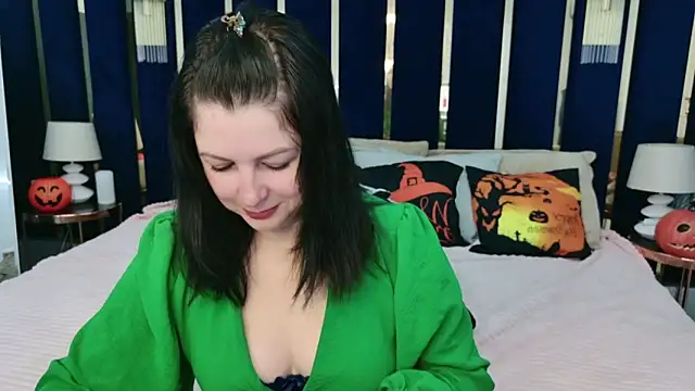 Nina Stane online show from 10.21.25