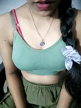 Snapshot of Nikita-Singh88 chatting on 10.05.25 Nikita-Singh88 online show from 10.05.25