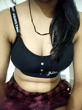 Snapshot of Nikita-Singh88 chatting on 10.18.25 Nikita-Singh88 online show from 10.18.25