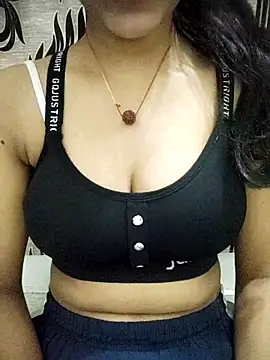 Snapshot of Nikita-Singh88 chatting on 10.25.25 Nikita-Singh88 online show from 10.25.25