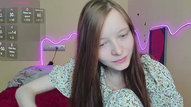 Snapshot of AliceHaris chatting on 10.01.25 AliceHaris online show from 10.01.25