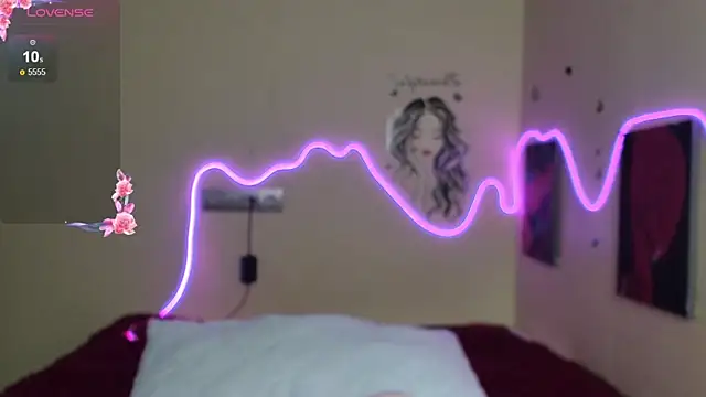 Snapshot of AliceHaris chatting on 11.05.25 AliceHaris online show from 11.05.25