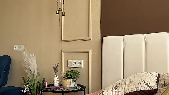 daniellia  online show from 03.01.26