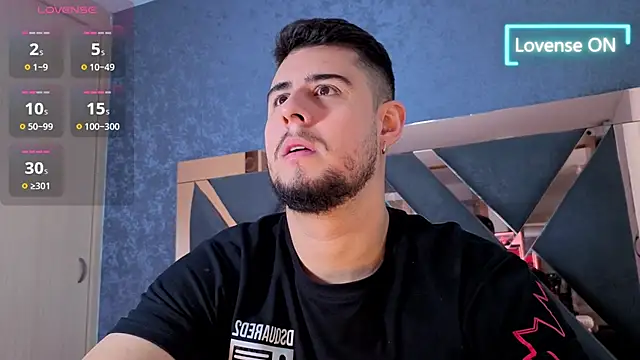 Snapshot of ryan_evanss chatting on 10.11.25 ryan evanss online show from 10.11.25