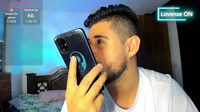 Snapshot of ryan_evanss chatting on 10.14.25 ryan evanss online show from 10.14.25