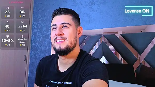 Snapshot of ryan_evanss chatting on 10.29.25 ryan evanss online show from 10.29.25