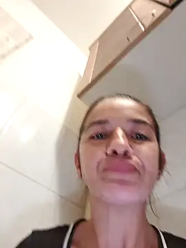 alinaalinutzq online show from 10.04.25