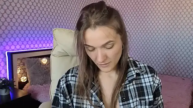 EmmySkyy online show from 09.11.25