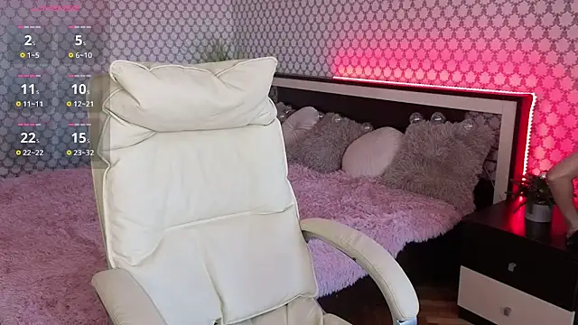 EmmySkyy online show from 09.20.25