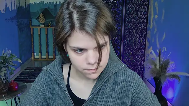 Snapshot of EllieMurler chatting on 10.05.25 EllieMurler online show from 10.05.25