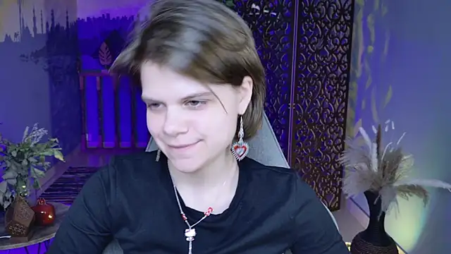 Snapshot of EllieMurler chatting on 10.07.25 EllieMurler online show from 10.07.25