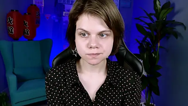 Snapshot of EllieMurler chatting on 10.08.25 EllieMurler online show from 10.08.25