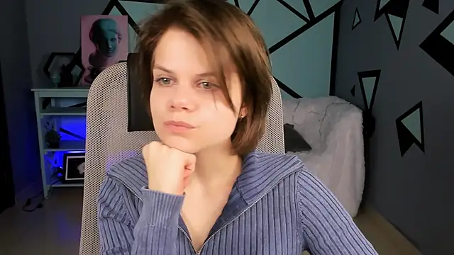 Snapshot of EllieMurler chatting on 10.15.25 EllieMurler online show from 10.15.25