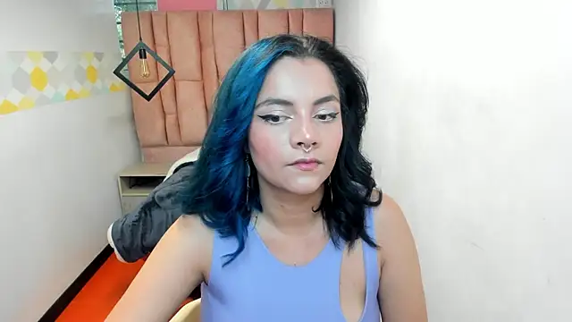 Kiara Cruz   online show from 10.04.25