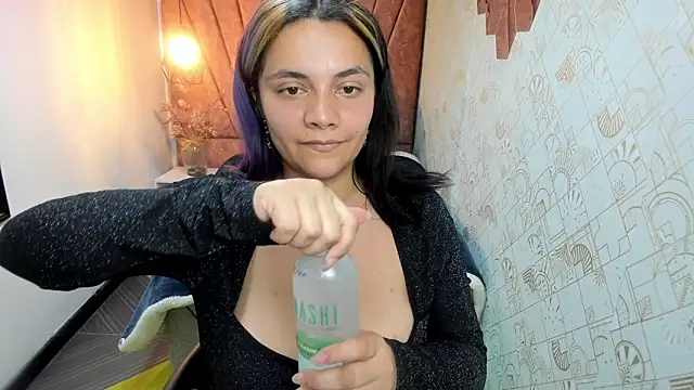 Kiara Cruz   online show from 02.18.26