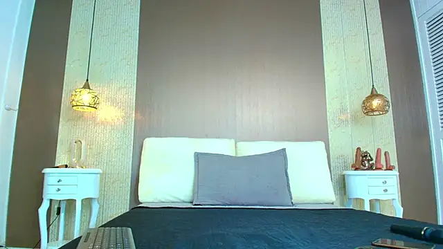 Tiifany Baker online show from 10.24.25