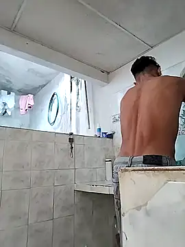 Snapshot of Brayanellatino chatting on 02.22.26 Brayanellatino online show from 02.22.26