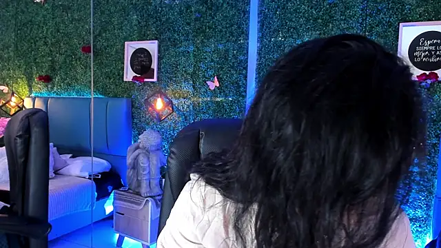 Snapshot of Linagh_ chatting on 02.14.26 Linagh online show from 02.14.26