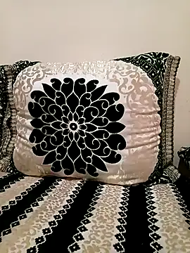 Mroma89six online show from 12.03.25