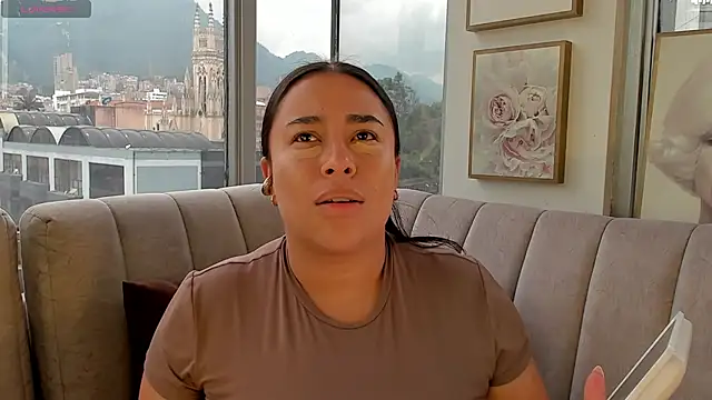 Snapshot of Zoey_thompson chatting on 10.11.25 Zoey thompson online show from 10.11.25