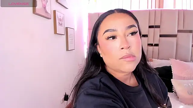 Snapshot of Zoey_thompson chatting on 10.28.25 Zoey thompson online show from 10.28.25