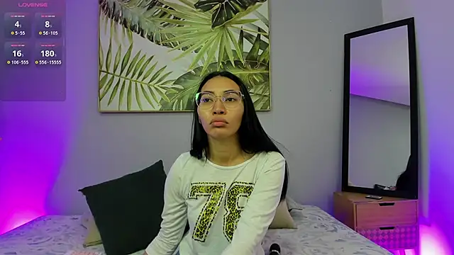 lucyy liiuu online show from 10.23.25