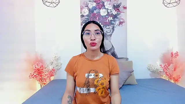 lucyy liiuu online show from 11.04.25