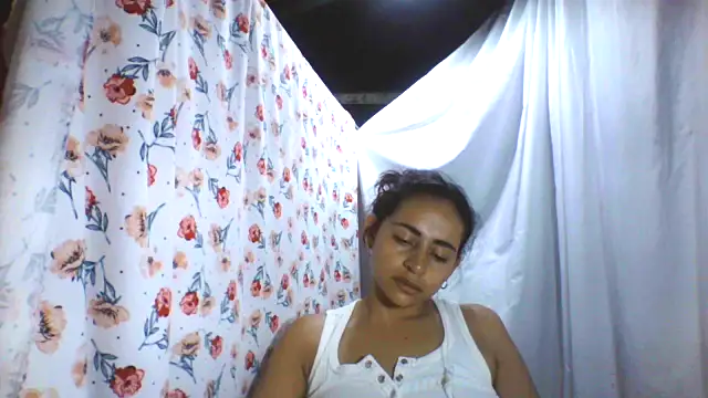 Snapshot of Anabelhotxx16 chatting on 09.28.25 Anabelhotxx16 online show from 09.28.25