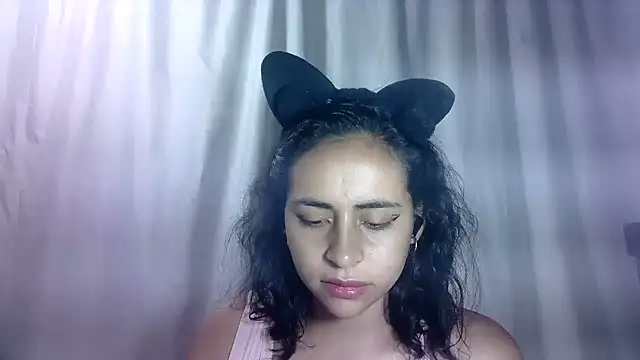 Snapshot of Anabelhotxx16 chatting on 10.06.25 Anabelhotxx16 online show from 10.06.25