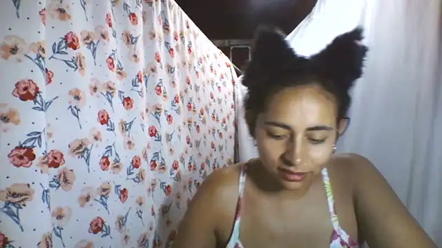 Snapshot of Anabelhotxx16 chatting on 10.11.25 Anabelhotxx16 online show from 10.11.25