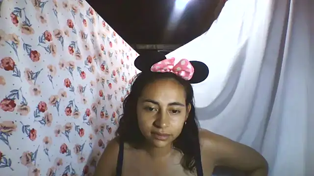 Snapshot of Anabelhotxx16 chatting on 10.22.25 Anabelhotxx16 online show from 10.22.25