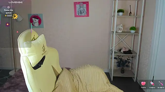 Snapshot of R0cket_bunny chatting on 09.19.25 R0cket bunny online show from 09.19.25