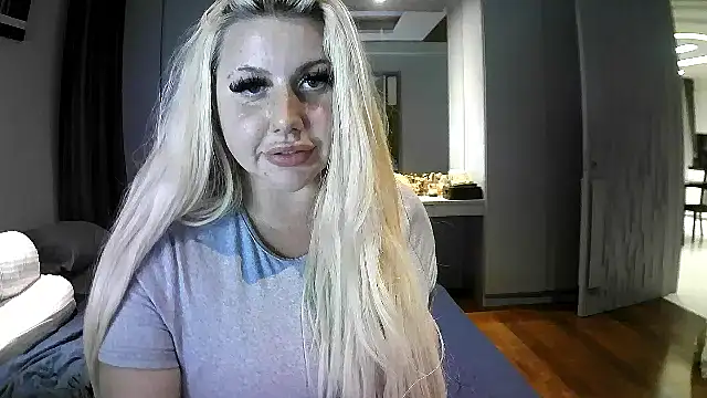 TiaDoll online show from 10.04.25