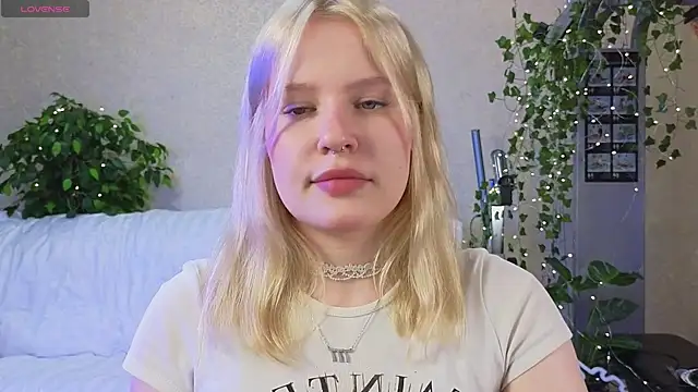 Mila Lioness online show from 09.16.25