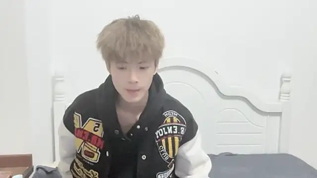 linger2563 online show from 10.26.25